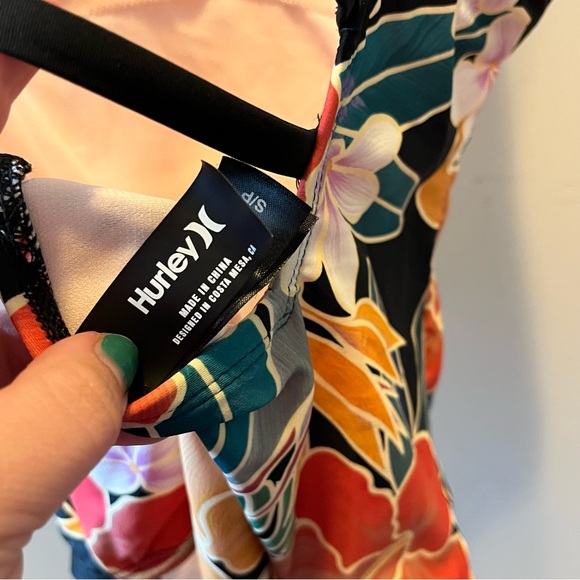 HURLEY BLACK MULTI ONE PC REMOVABLE CUPS UPF 50 SWIMSUIT size small - Picture 6 of 7